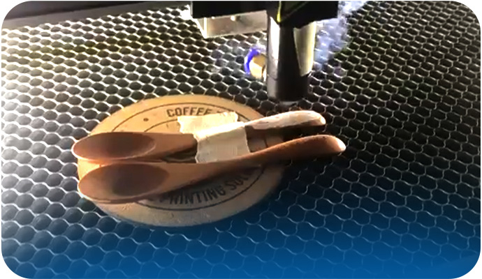 Laser Cutter untuk grafir kayu